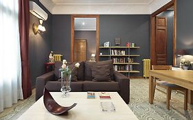 Fewdays Barcelona Apartments
